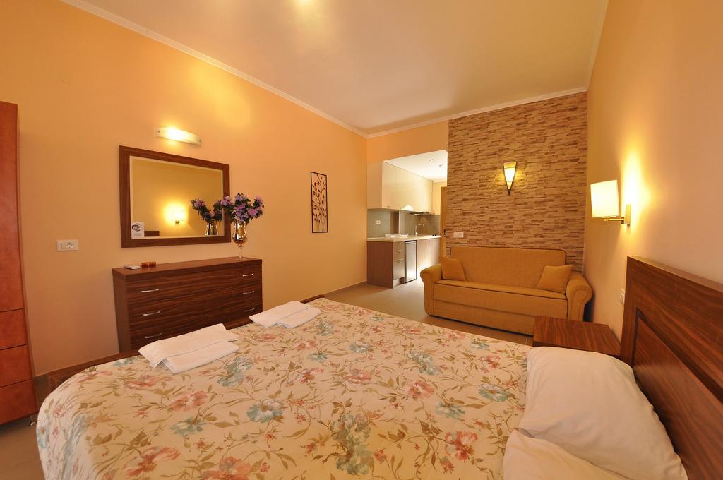 Villa Birlis Лиападес Екстериор снимка